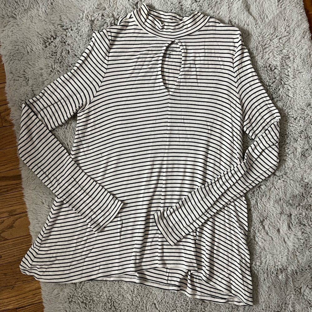 American Eagle Outfitters Black and White Striped Long Sleeve Tee